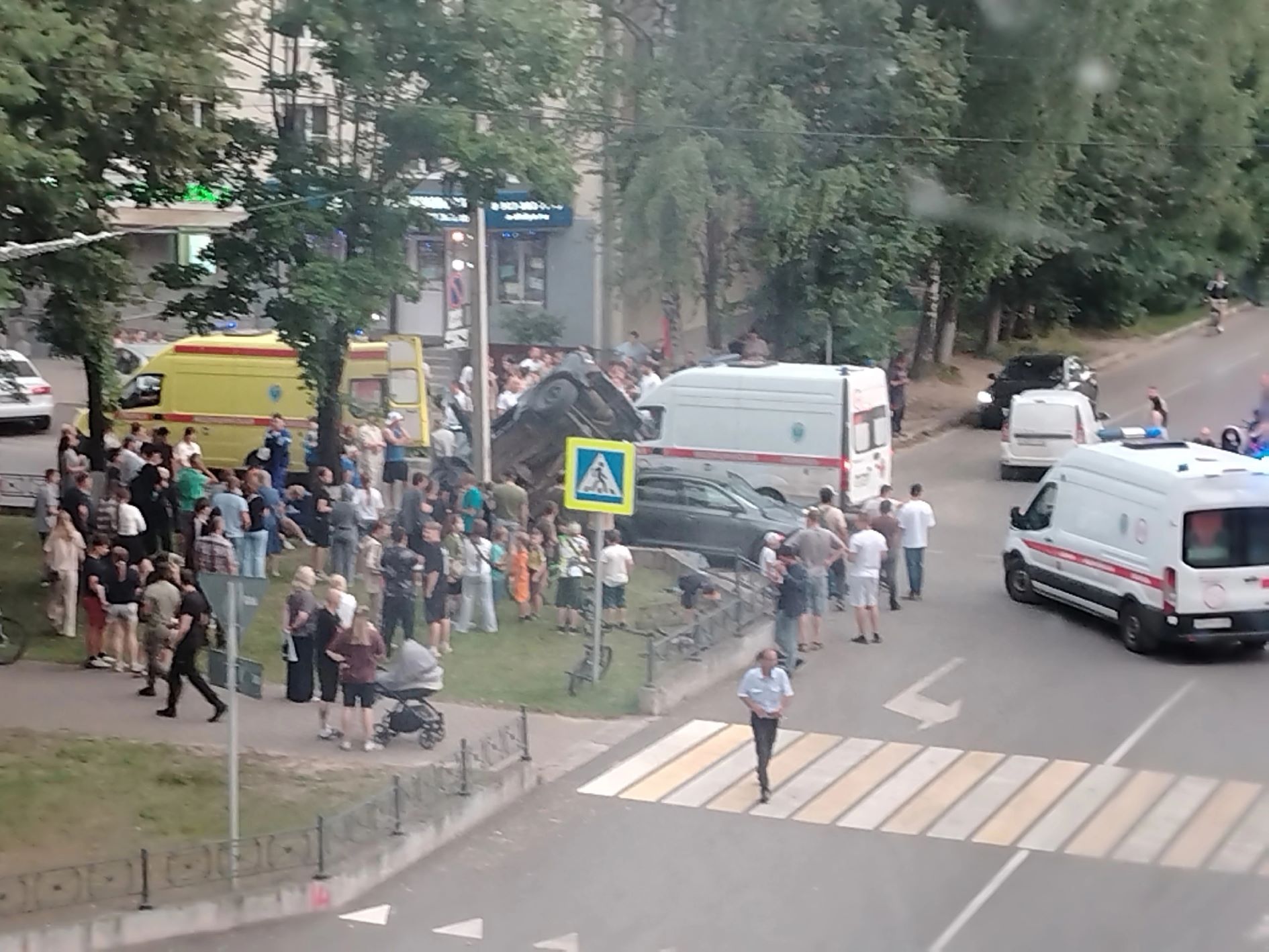 Двое детей и двое взрослых увезли в больницу после ДТП в Тверской области
