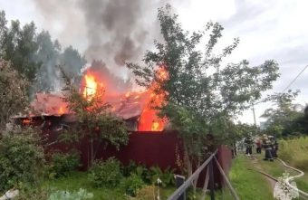 Неисправная проводка уничтожила дом в Тверской области дом
