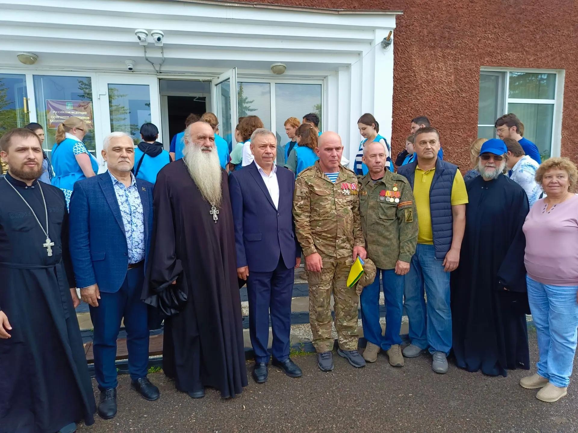 Из Тверской области в зону СВО отправили освящённый автомобиль