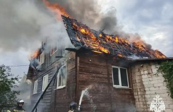 В Тверской области сгорела крыша дома крыша