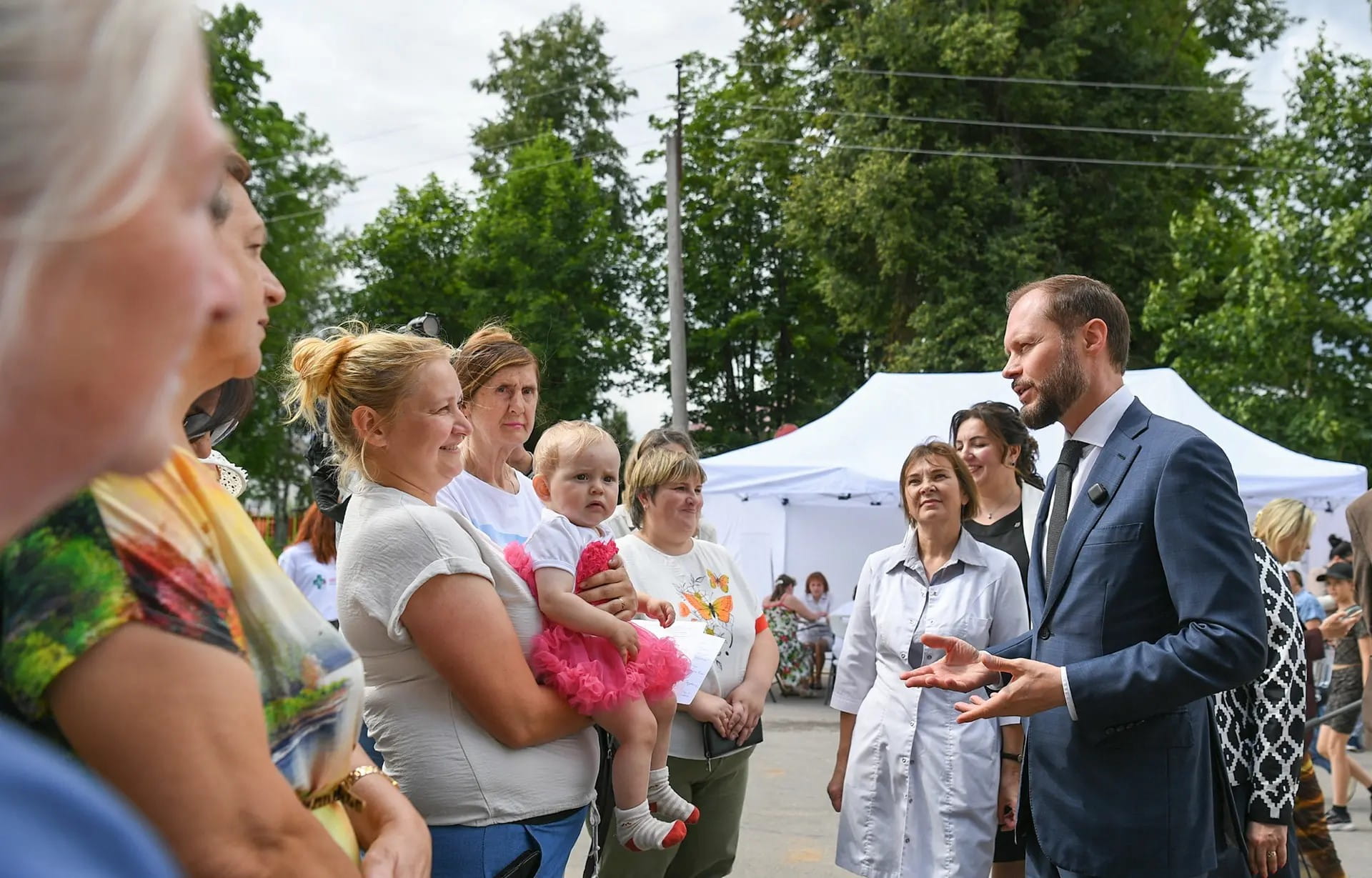 По поручению Виталия Королева «Поезд здоровья» усилят детскими врачами