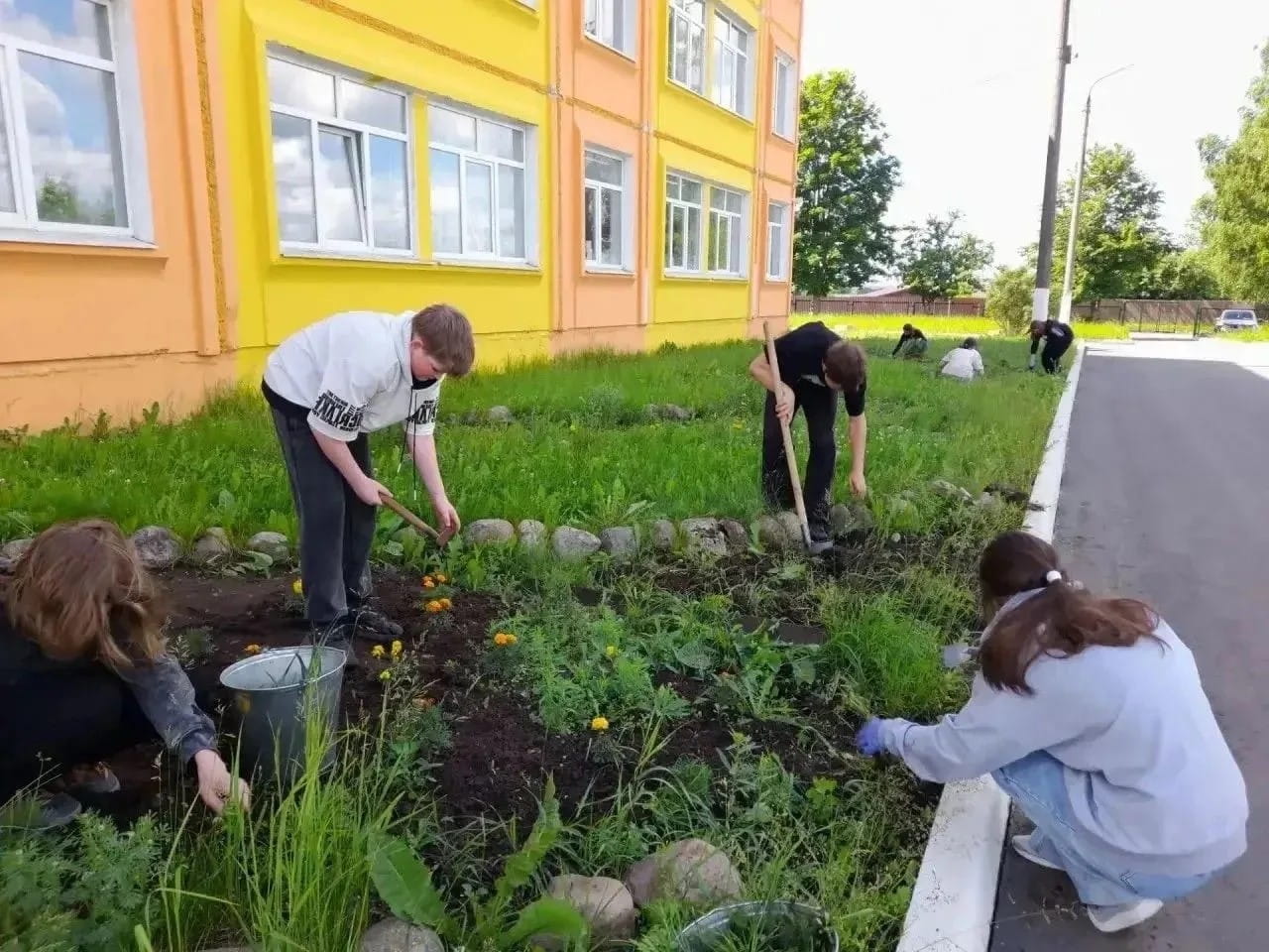За полгода в Тверской области трудоустроили больше 14 тысяч подростков