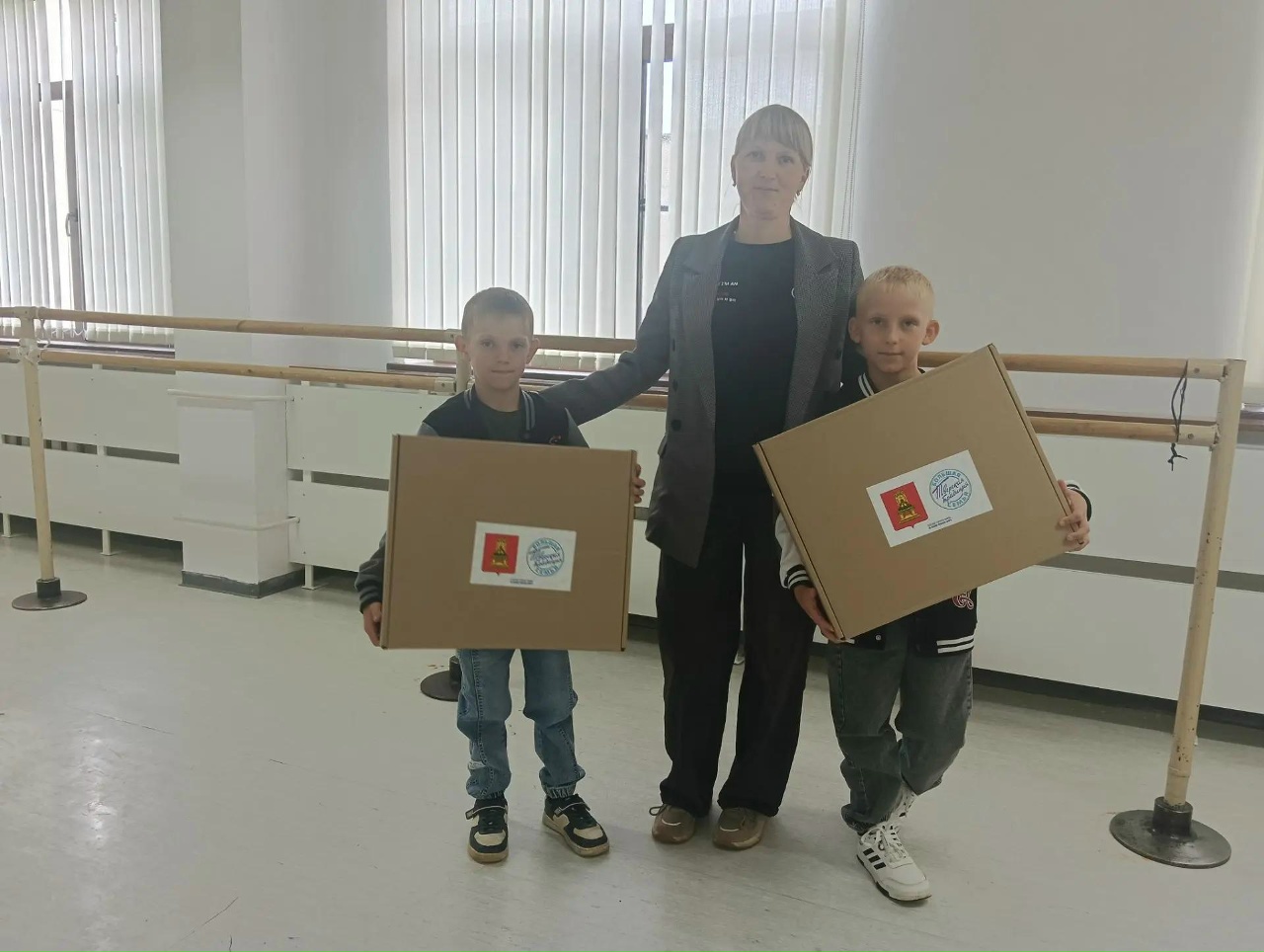 В Андреапольском округе стартовала выдача бесплатной школьной формы