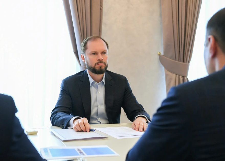 Виталий Королев и Борис Эбзеев проработали вопросы повышения надежности электроснабжения Тверской области