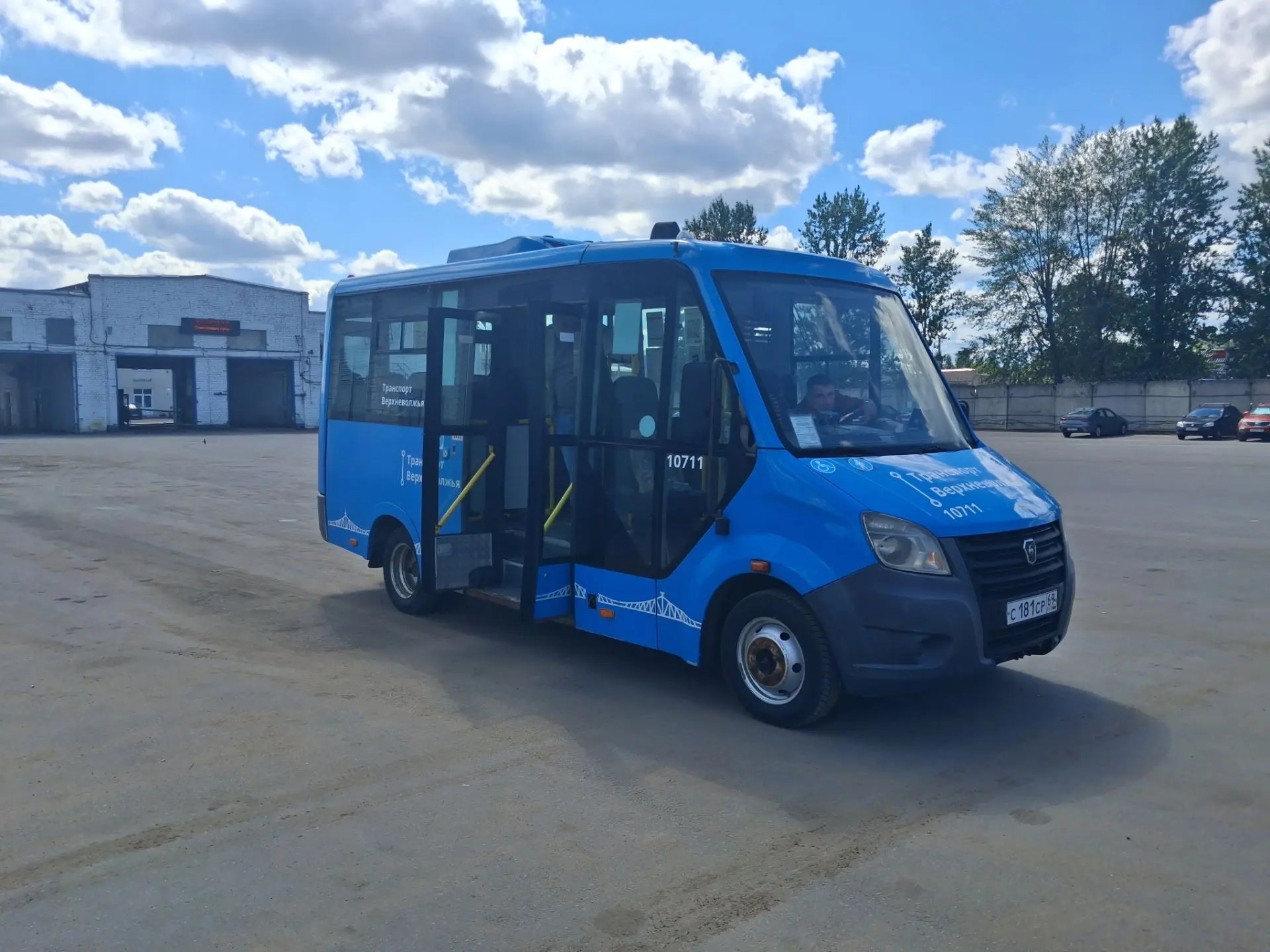 Три новых автобуса прибыли в Вышний Волочек по поручению главы региона