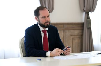 Виталий Королев поддержал инициативу жителей Рамешковского округа об установке бюста герою Отечественной войны 1812 года Рамешковского