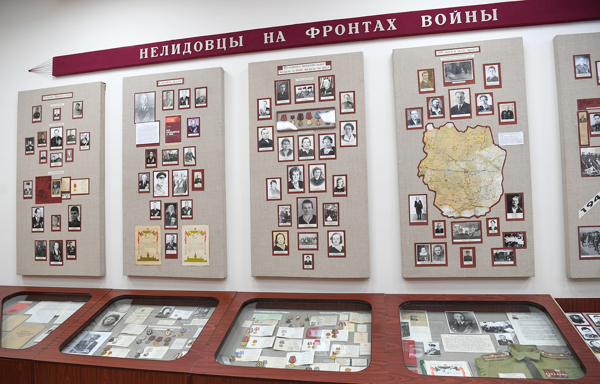 Виталий Королев поручил завершить ремонт спортзала школы в Нелидове к новому учебному году