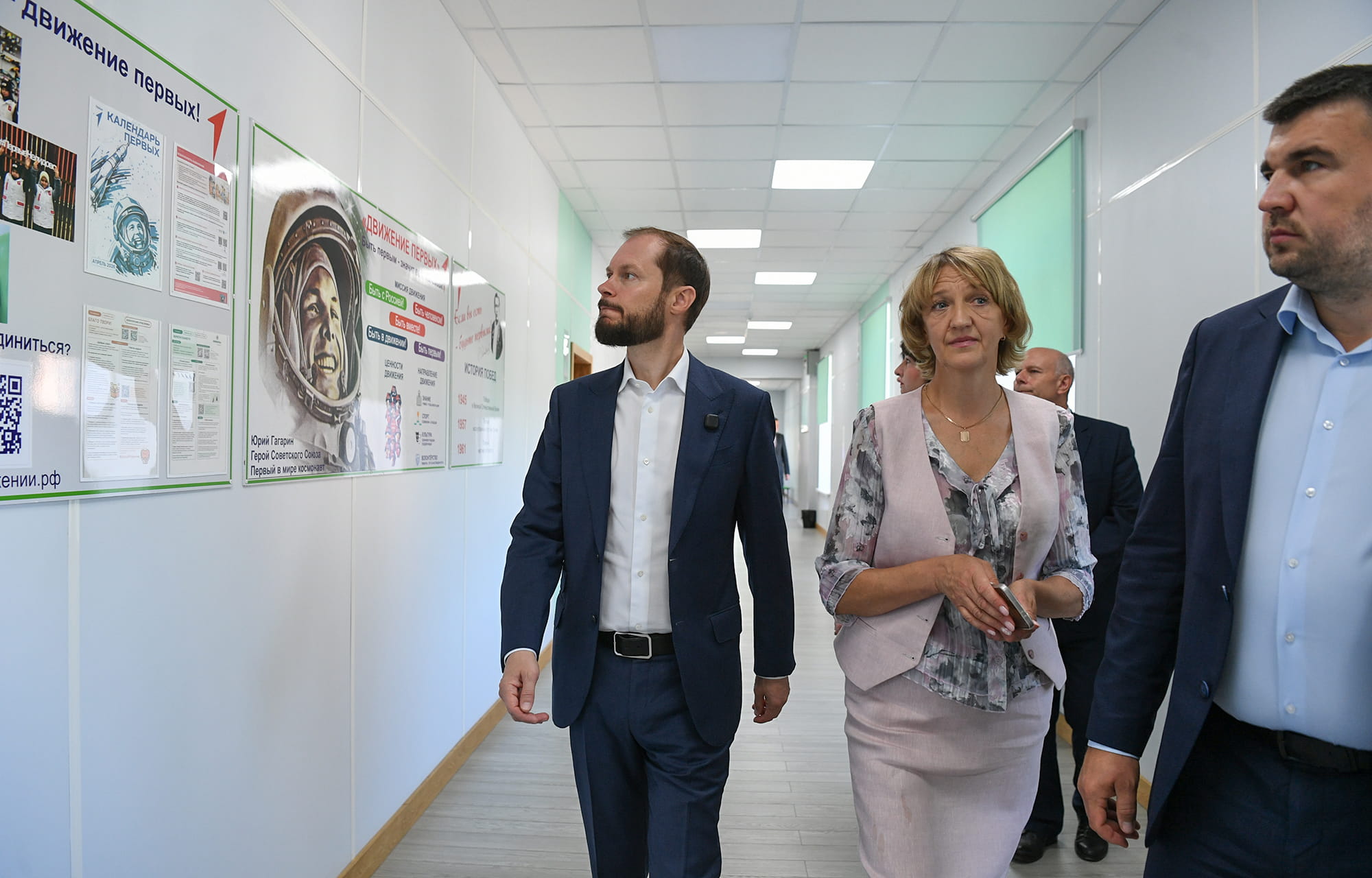 Виталий Королев поручил завершить ремонт спортзала школы в Нелидове к новому учебному году