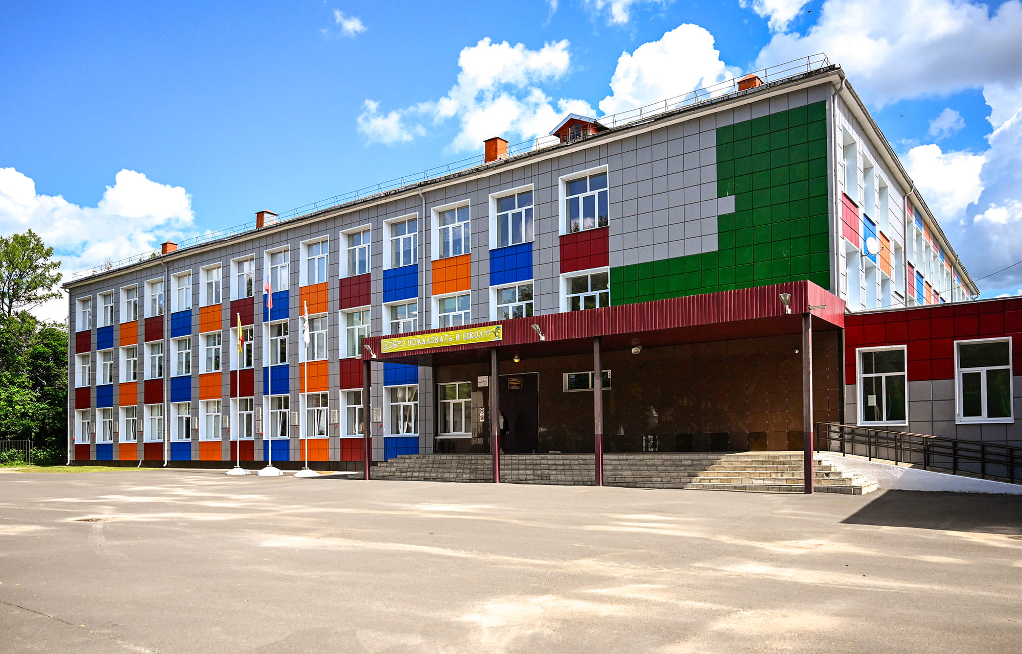 Малым городам – большое будущее: Виталий Королев в Рамешковском округе принял решения по развитию образования, здравоохранения, ЖКХ