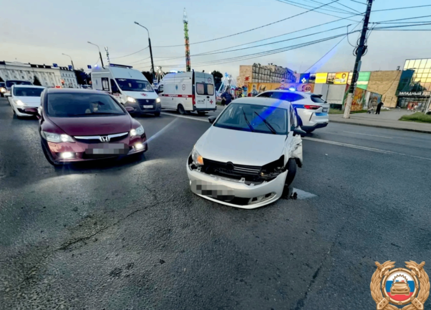 столкнулись