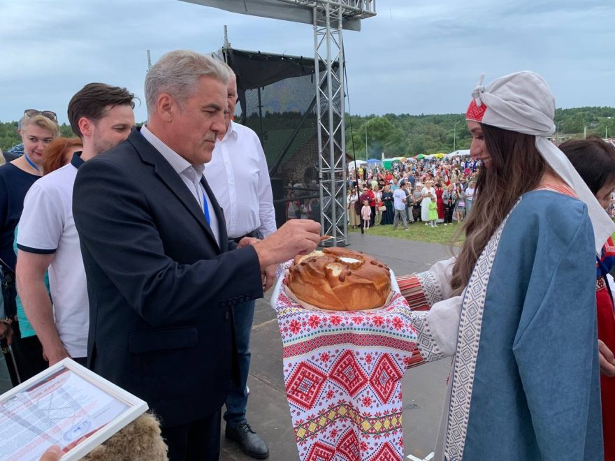 побратимство