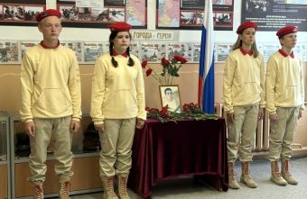 В Тверской области открыли мемориальную доску памяти бойца штурмовой роты Сергея Прохорова доску
