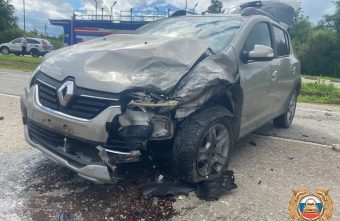 Появились фотографии с места ДТП с пострадавшей в Тверской области места