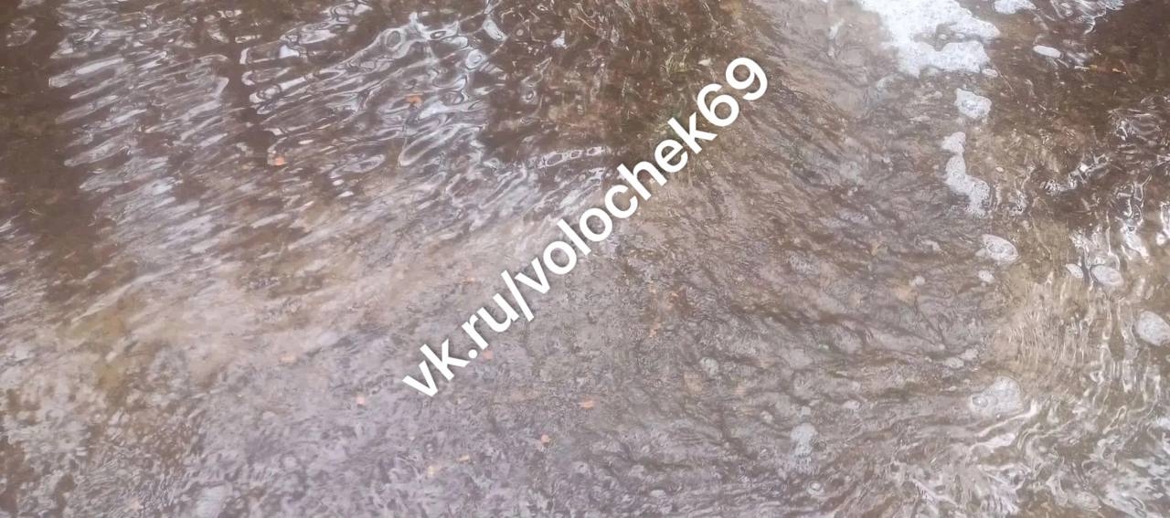 В Тверской области вода подошла к самой деревне
