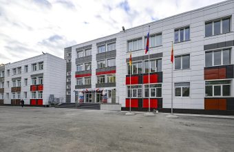 Виталий Королев поставил задачу завершить ремонты 160 школьных территорий к началу нового учебного года школьных