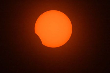Роскосмос опубликовал фото и видео солнечного затмения 12 августа затмения
