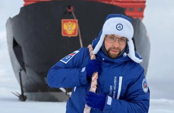 «Ледокол знаний»: учитель физики из Тверской области побывал в экспедиции на Крайнем Севере Ледокол