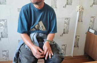 В Тверской области бездомный вытащил телефон из чужой сумки Тверской