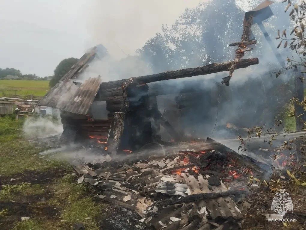 В Тверской области полностью сгорела баня
