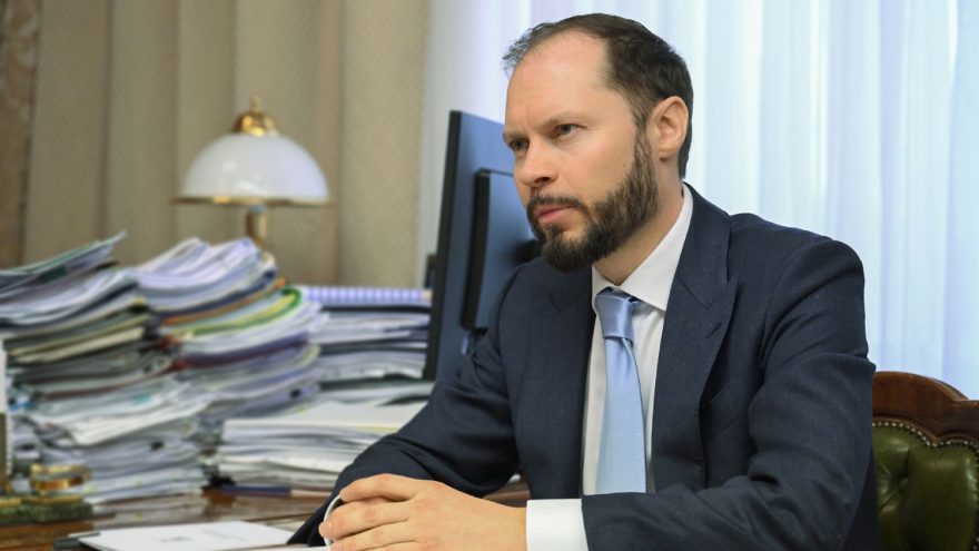Виталий Королев: Повышаем, как обещал, оплату труда соцработникам