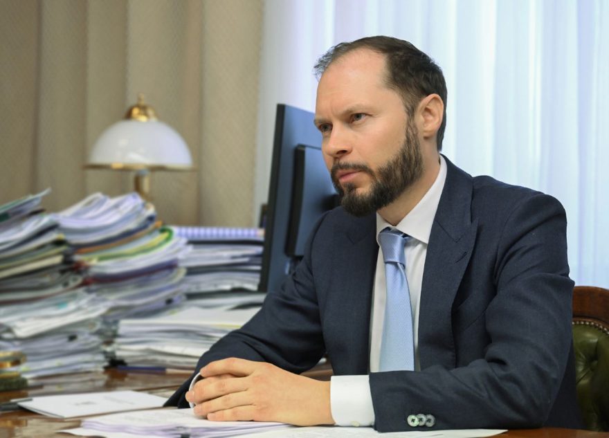 Виталий Королев: Повышаем, как обещал, оплату труда соцработникам