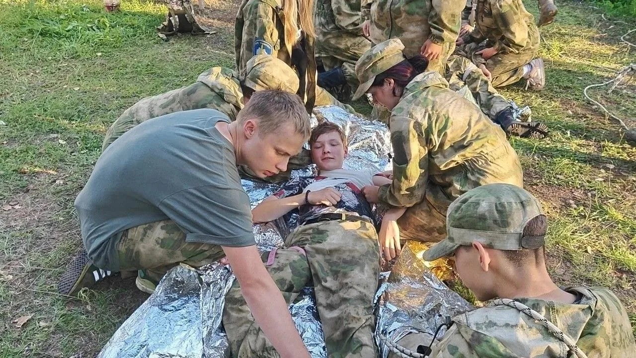 В Тверской области подростки освоили навыки военной топографии и ориентирования на местности