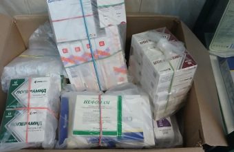 В Тверской области поблагодарили работников и посетителей аптеки за помощь фронту фронту