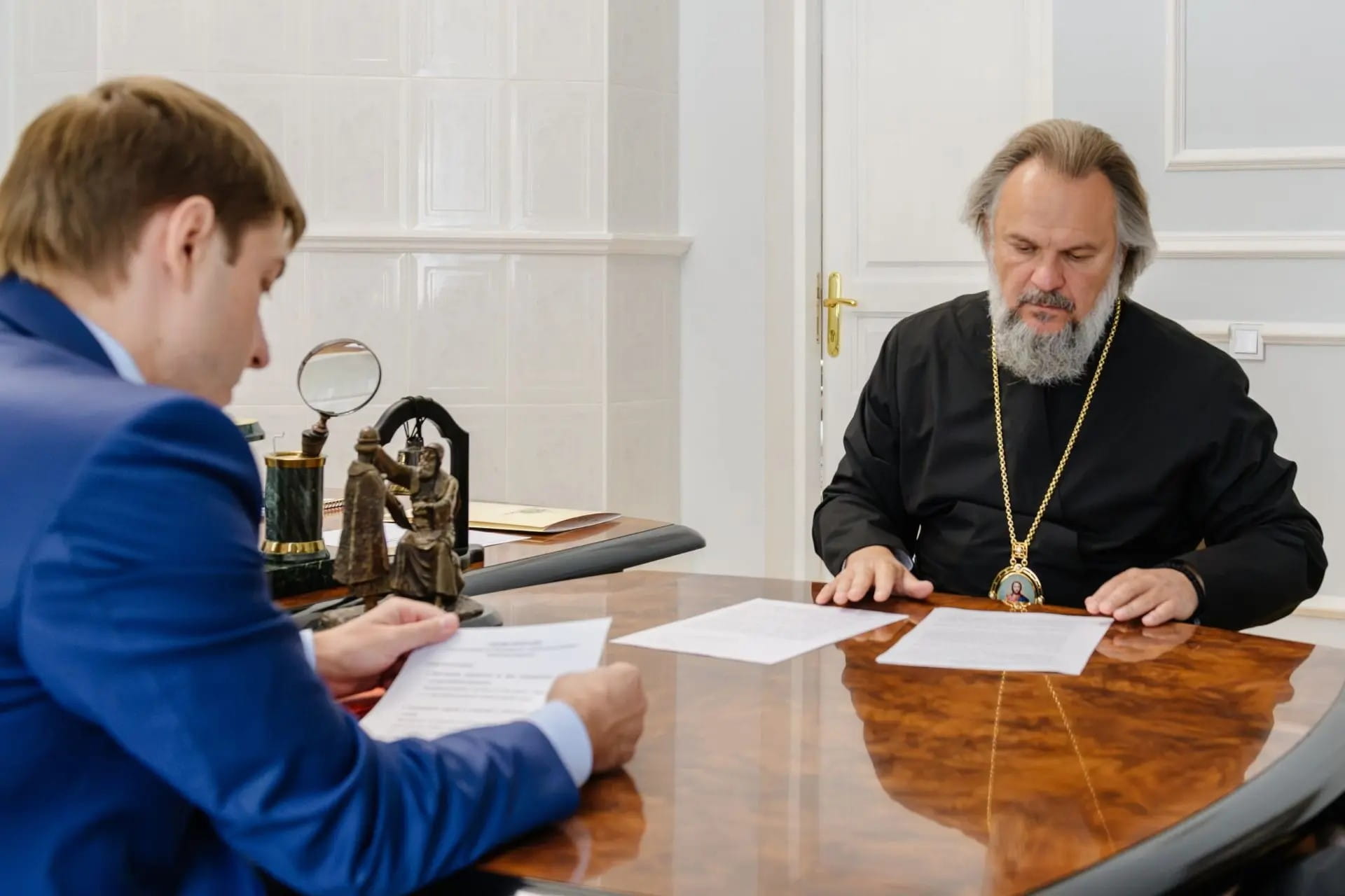 Руководитель ТвГУ Дмитрий Беспалов и митрополит Амвросий обсудили развитие духовно-нравственного воспитания молодежи