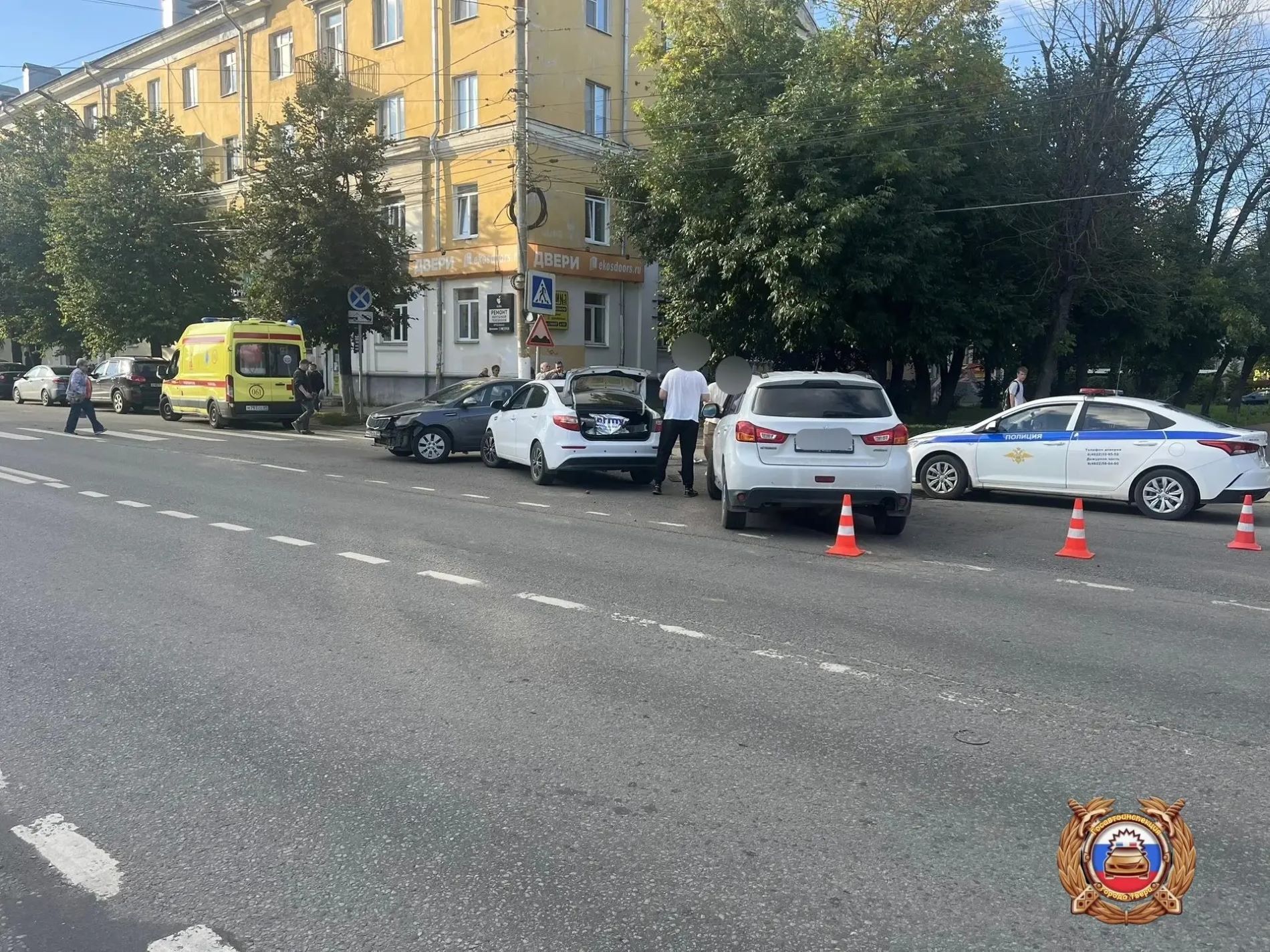 В Твери столкнулись три автомобиля