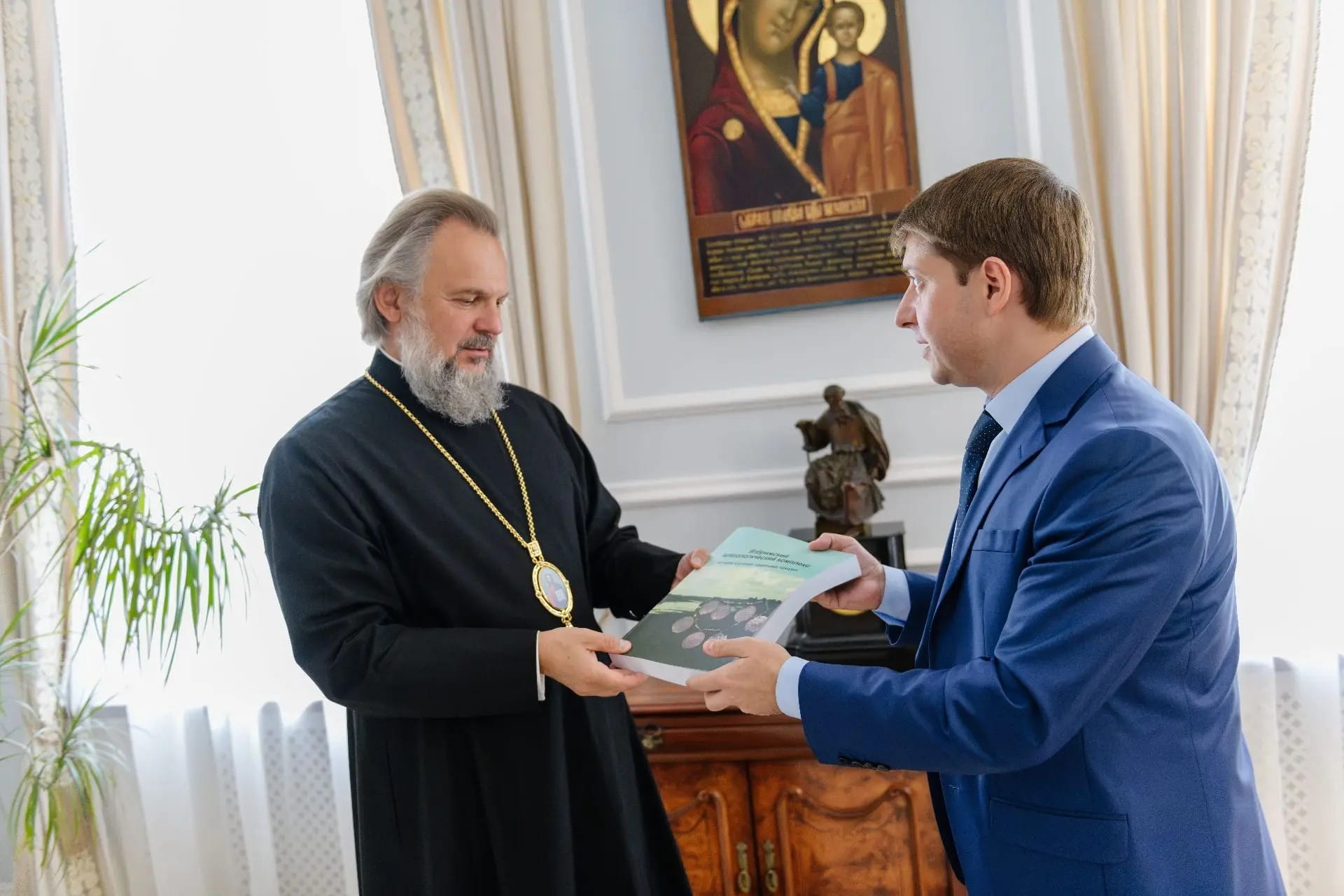 Руководитель ТвГУ Дмитрий Беспалов и митрополит Амвросий обсудили развитие духовно-нравственного воспитания молодежи