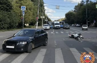 Audi и Honda столкнулись в Твери, есть пострадавший столкнулись