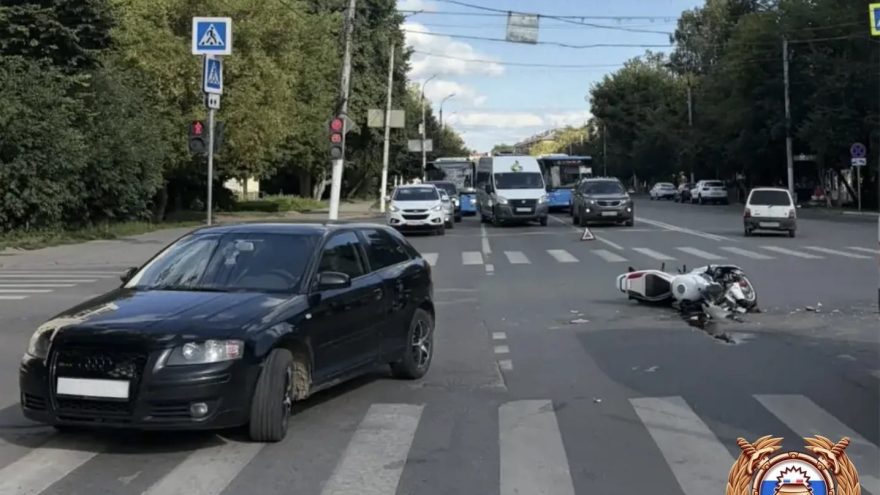 столкнулись