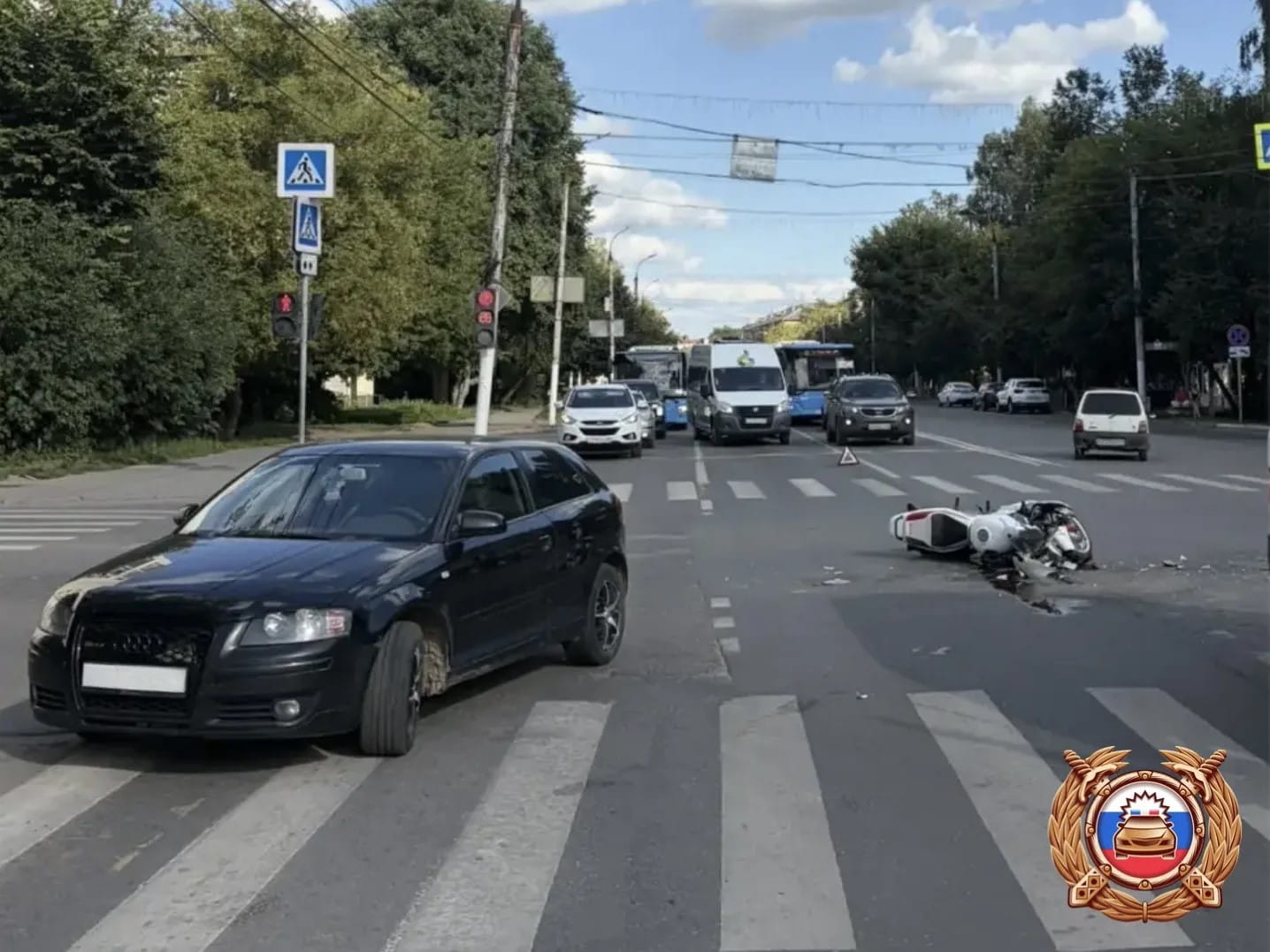 столкнулись