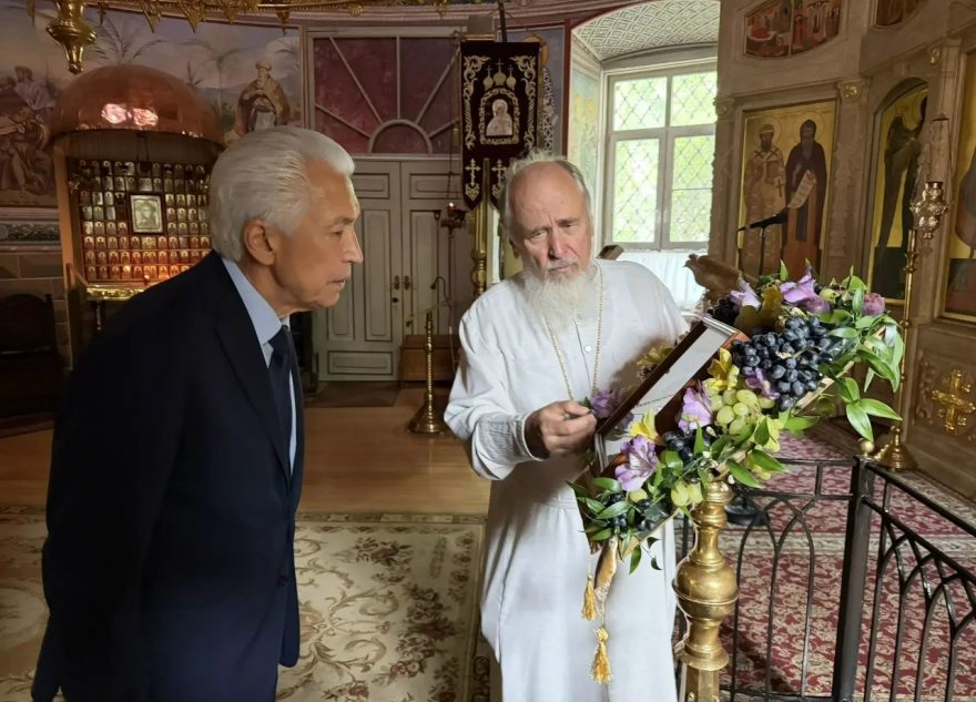 духовными