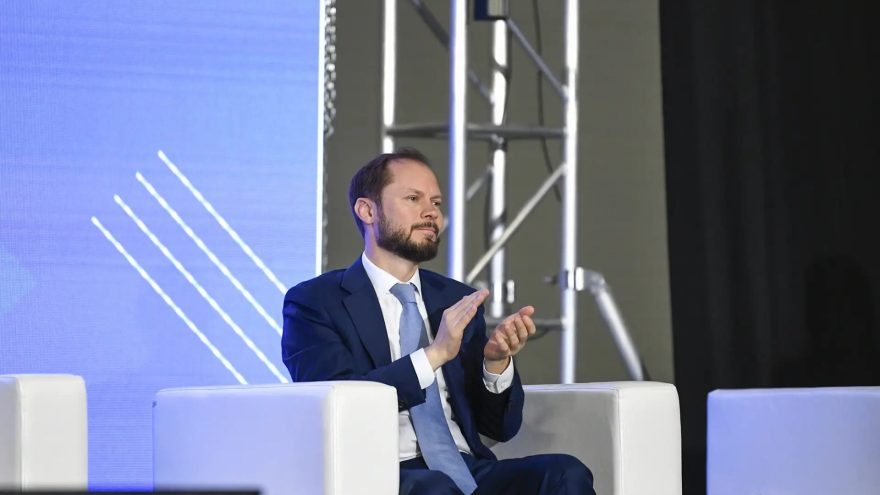 Виталий Королев: Принял решение проиндексировать единовременную выплату к 1 сентября нашим дорогим учителям