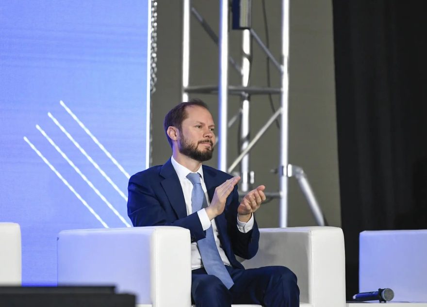 Виталий Королев: Принял решение проиндексировать единовременную выплату к 1 сентября нашим дорогим учителям