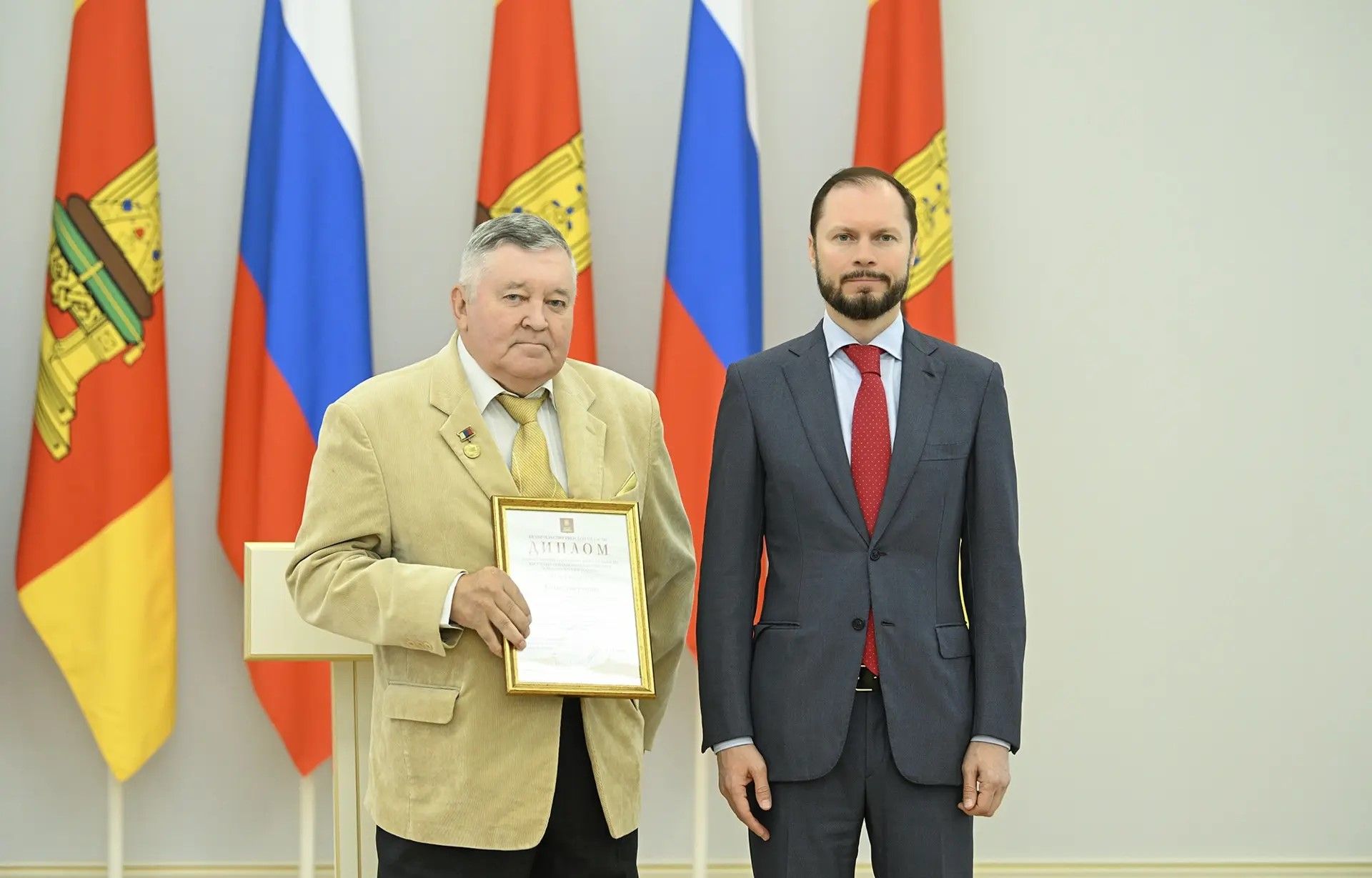 Виталий Королев вручил премии учёным Тверской области