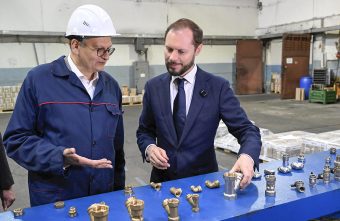 Виталий Королев в Бологовском округе поддержал дальнейшее развитие арматурного завода