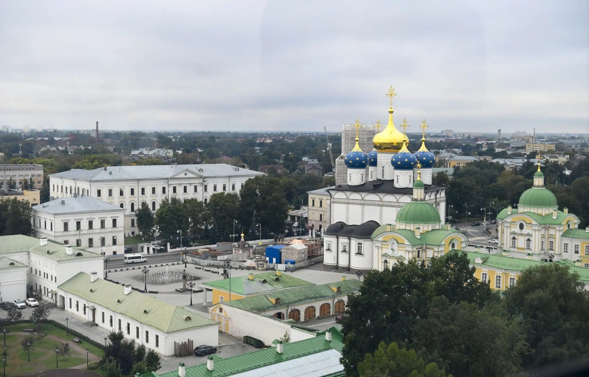 Виталий Королев открыл новое колесо обозрения в Твери