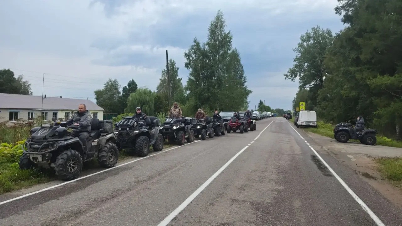 поисках