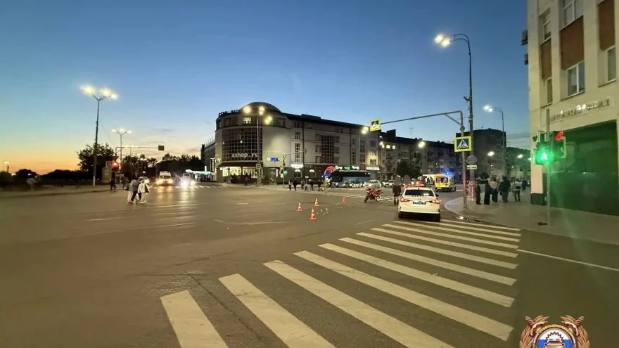 Мотоциклист сбил девочку-подростка в центре Твери