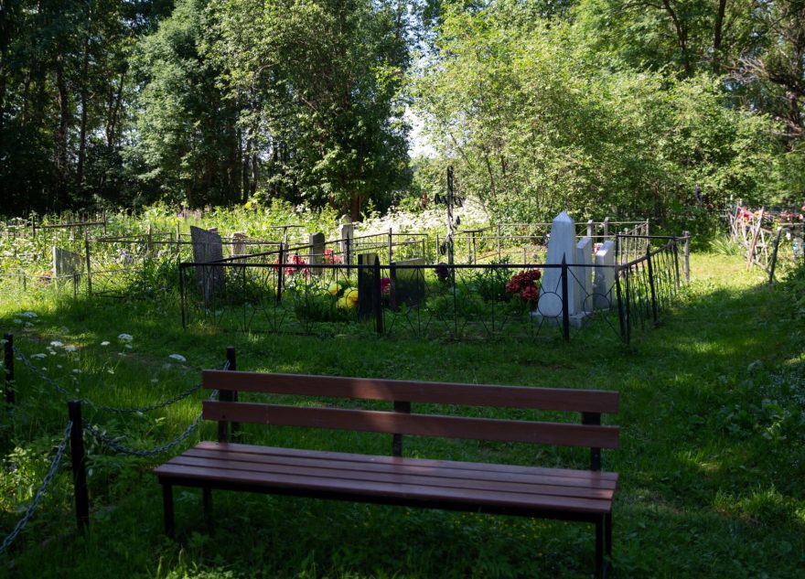 кладбищах
