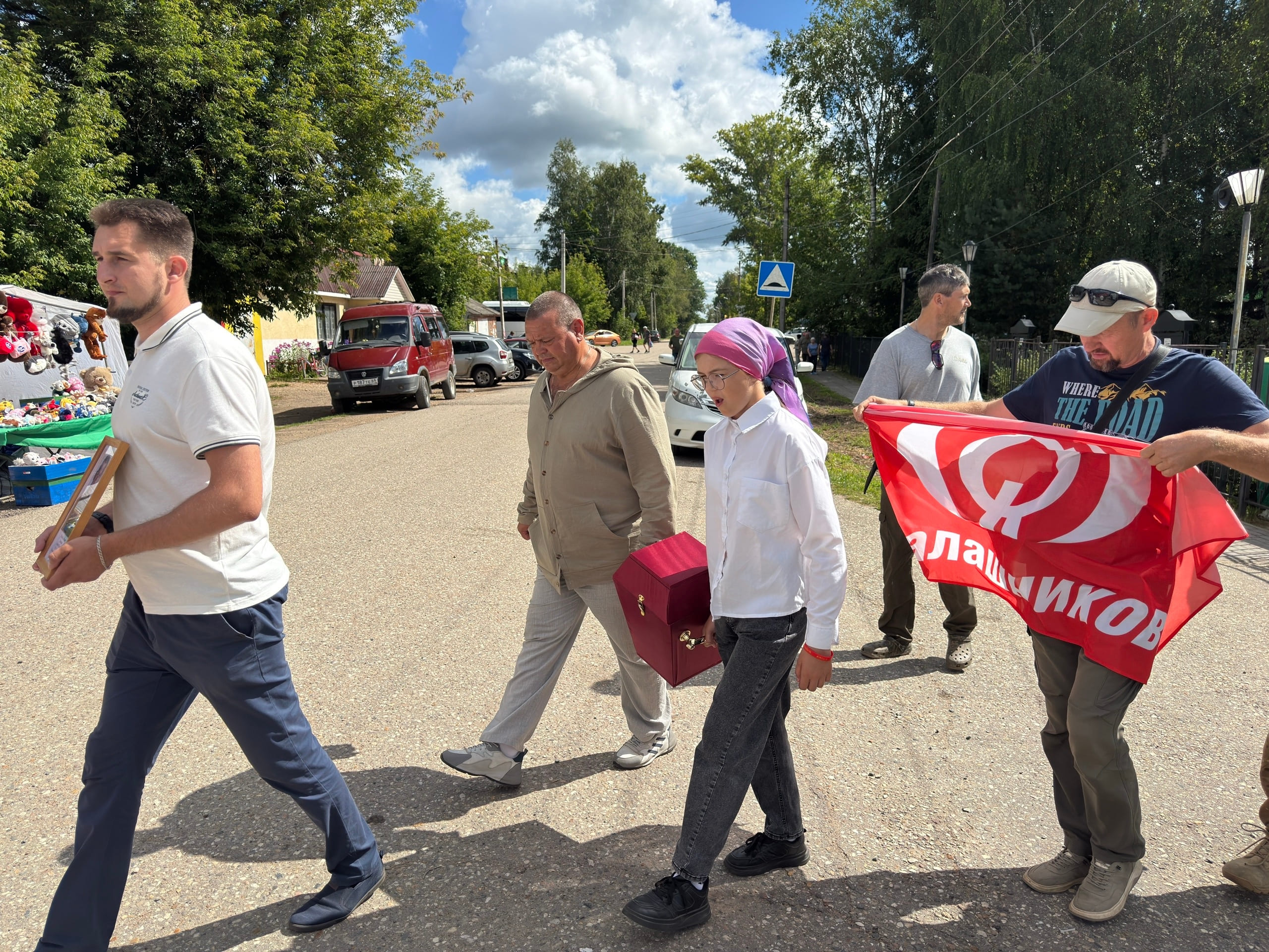 Трёх погибших лётчиков Великой Отечественной предали земле в Тверской области