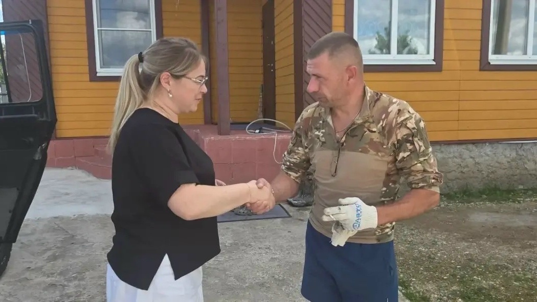 Жителей Тверской области наградили медалями за помощь СВО