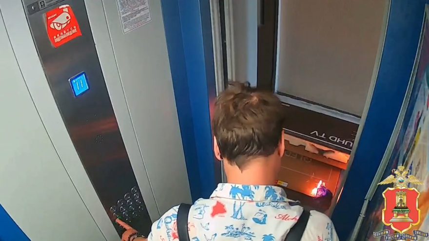 В Твери задержали мужчину, который поджёг лестничную площадку в многоэтажке
