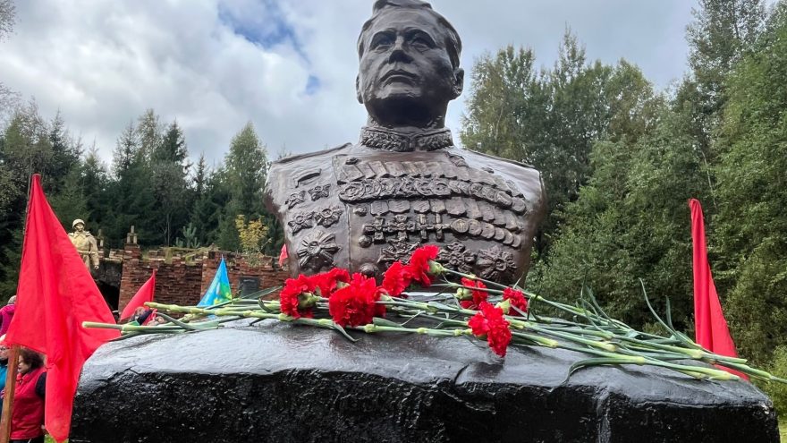 В Тверской области торжественно открыли бюст маршала Андрея Еременко       