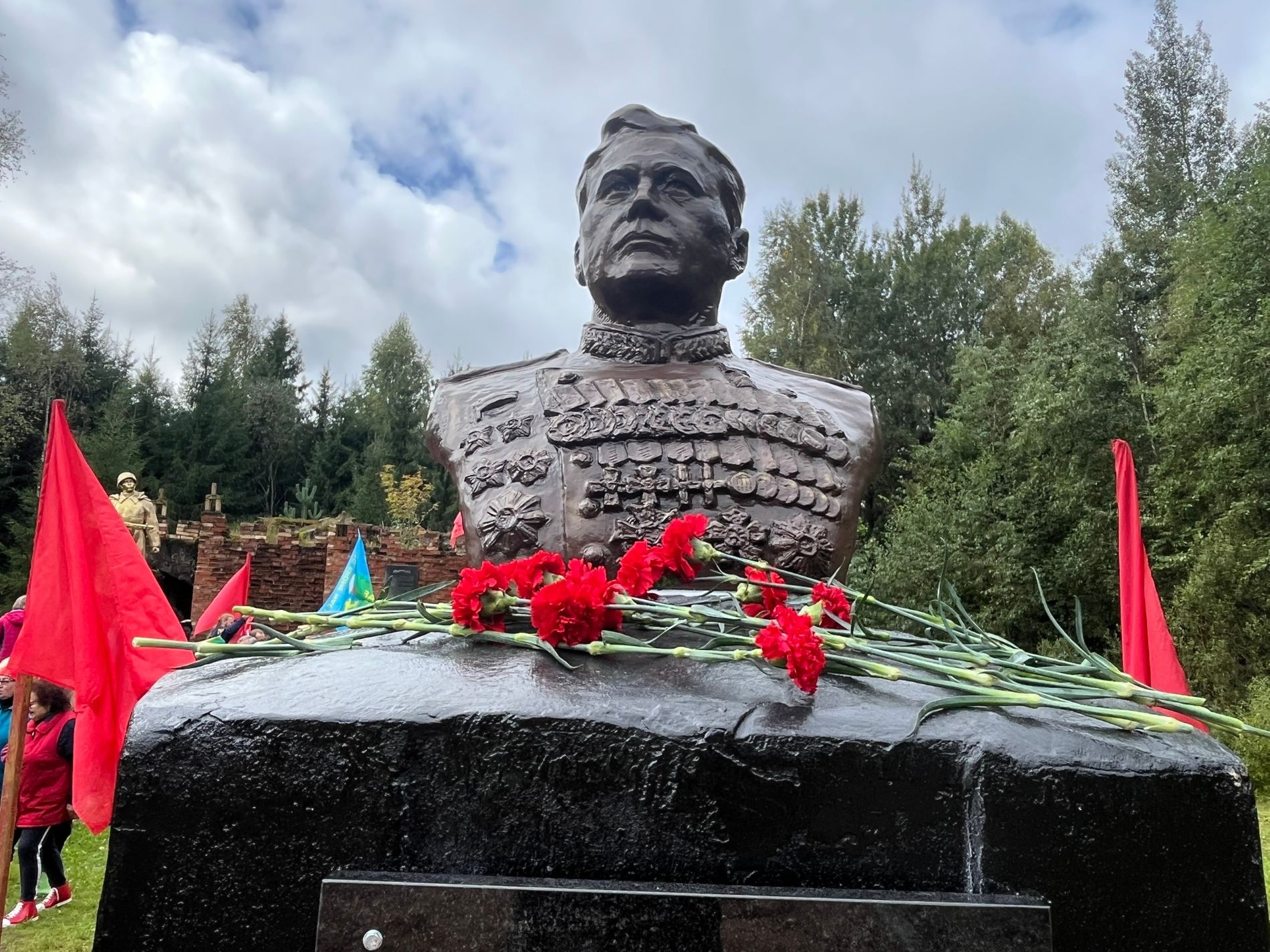 В Тверской области торжественно открыли бюст маршала Андрея Еременко       