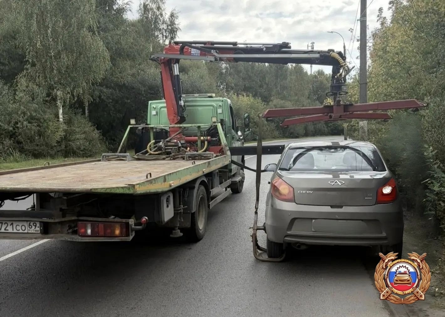 В Твери за полдня три машины отправили на штрафстоянку