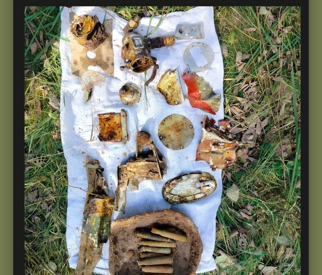 В выходные поисковики побывали на месте падения самолета Пе-2 в Тверской области