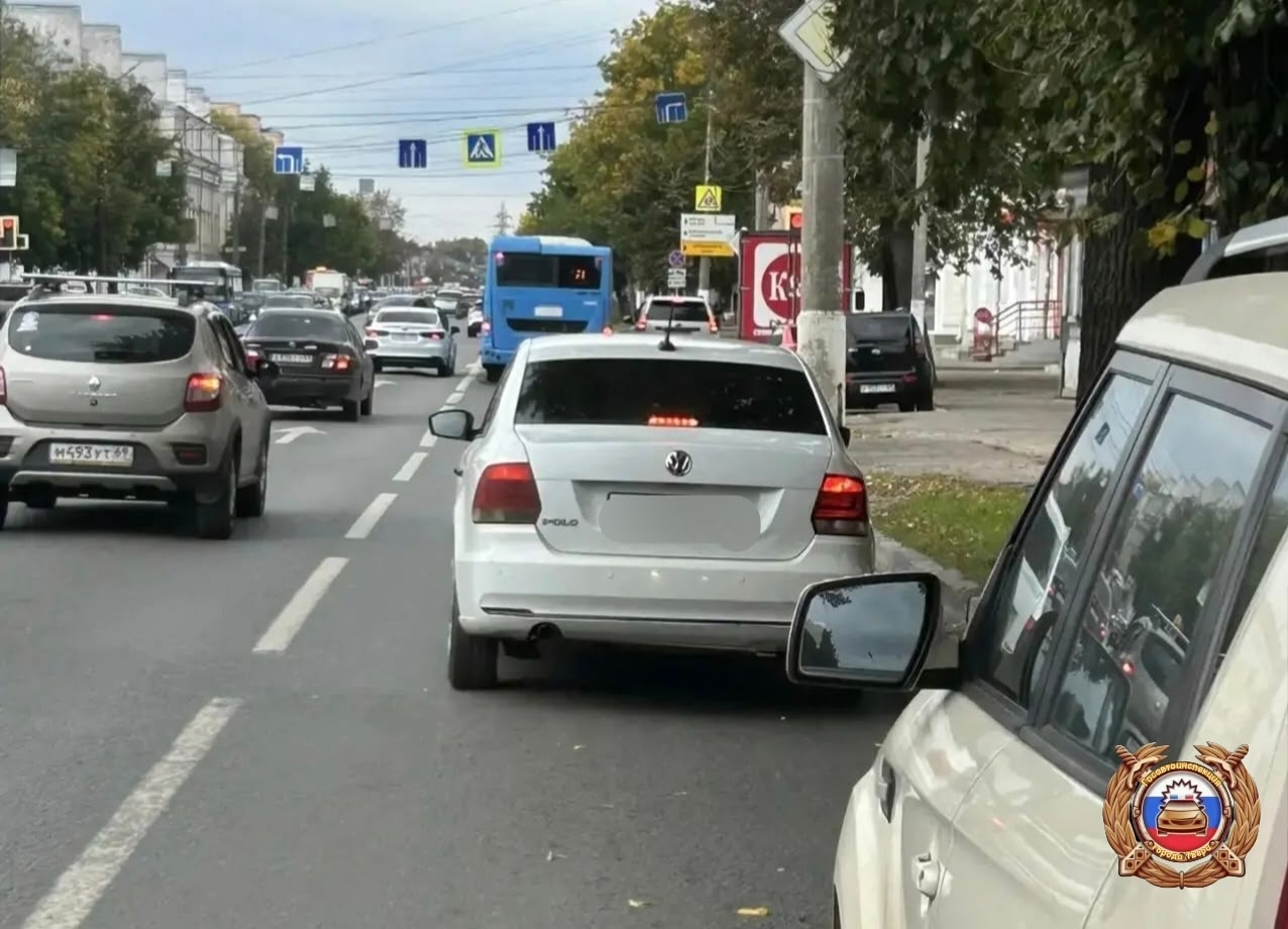 В Твери за полдня три машины отправили на штрафстоянку